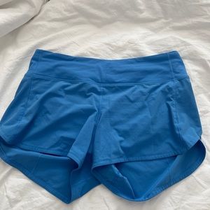 LULULEMON SPEED UP SHORTS IN POOLSIDE